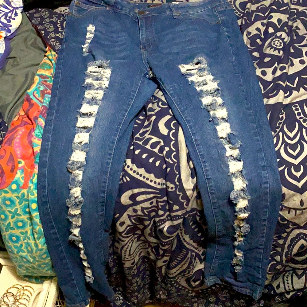 Ripped jeans plus size